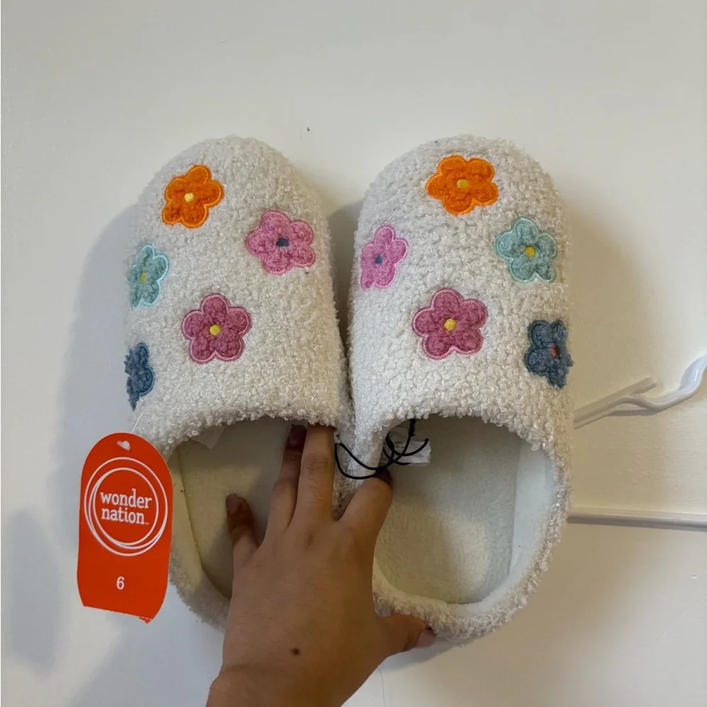 Wonderkids Floral Slippers